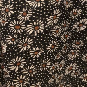 Cooperative Skirts - Daisy printed mini🌼 Cooperative Skirts - Daisy printed mini🌼